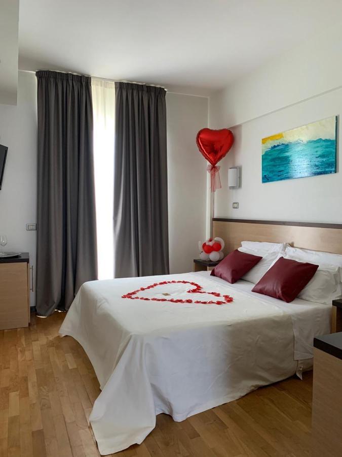 Hotel Royal San Benedetto del Tronto Esterno foto