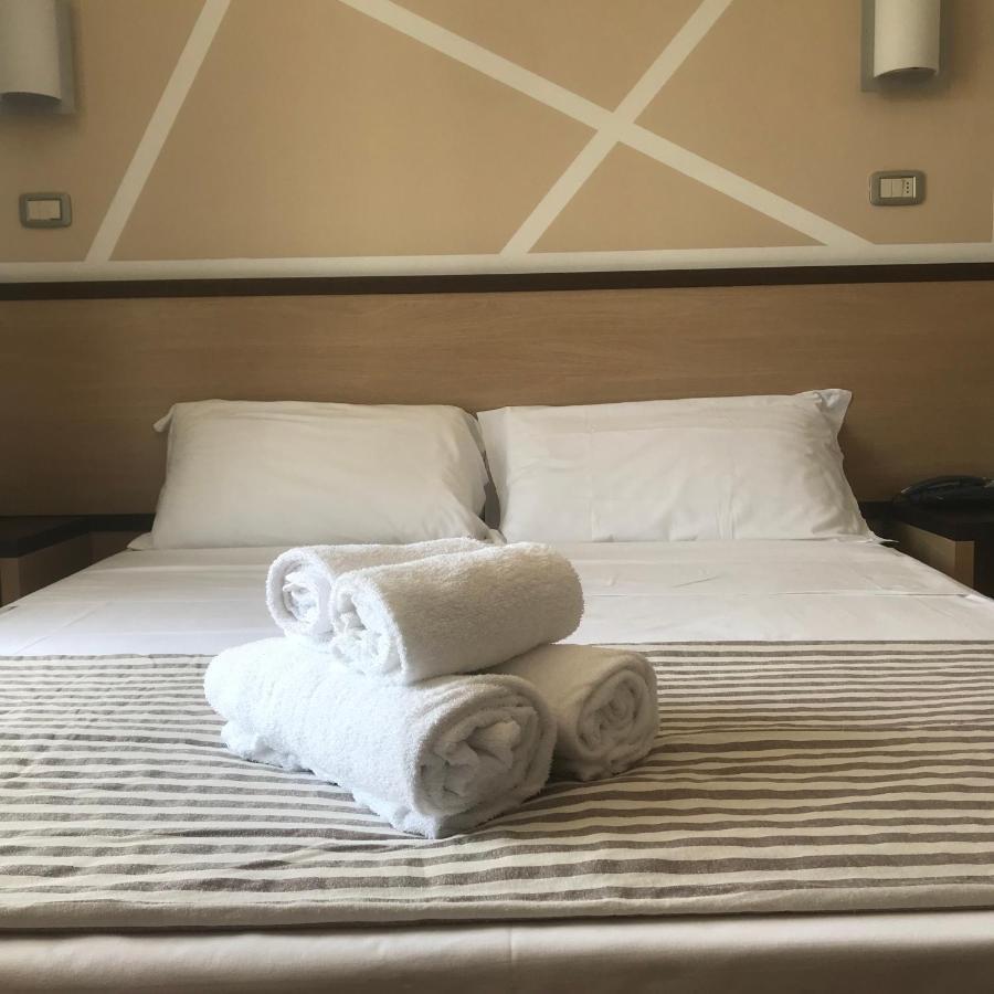 Hotel Royal San Benedetto del Tronto Esterno foto