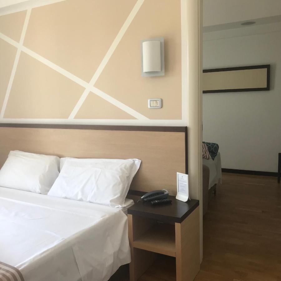 Hotel Royal San Benedetto del Tronto Esterno foto