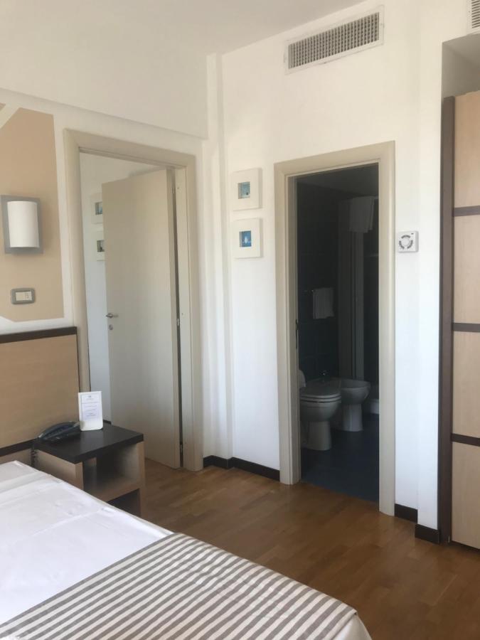 Hotel Royal San Benedetto del Tronto Esterno foto