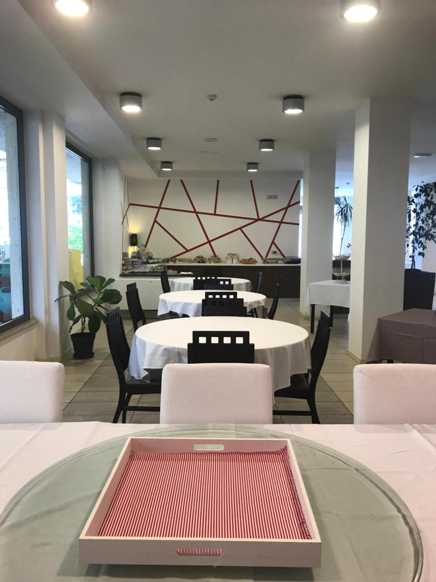 Hotel Royal San Benedetto del Tronto Esterno foto