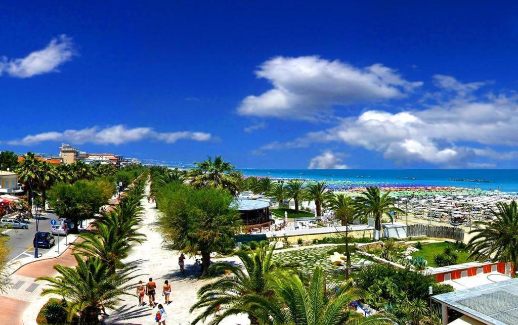 Hotel Royal San Benedetto del Tronto Esterno foto