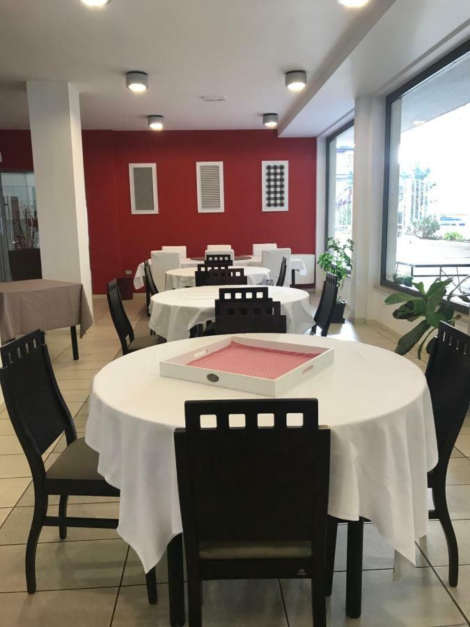 Hotel Royal San Benedetto del Tronto Esterno foto