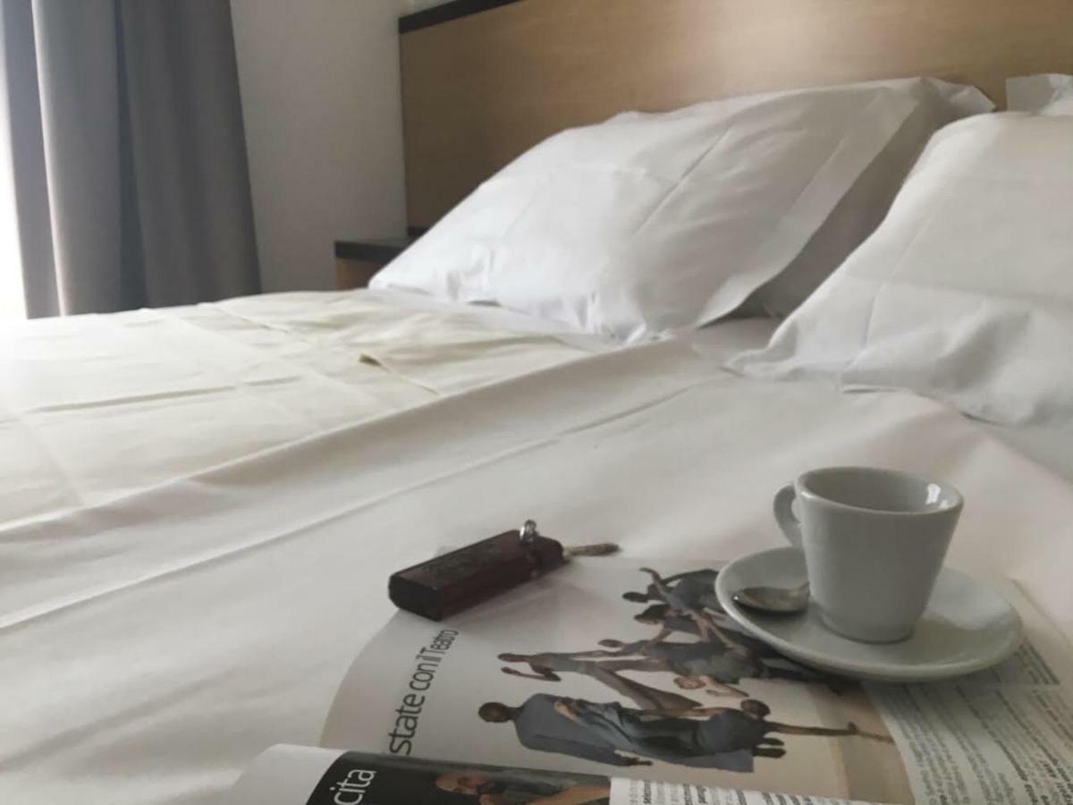 Hotel Royal San Benedetto del Tronto Esterno foto