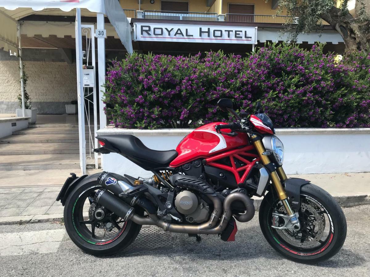 Hotel Royal San Benedetto del Tronto Esterno foto