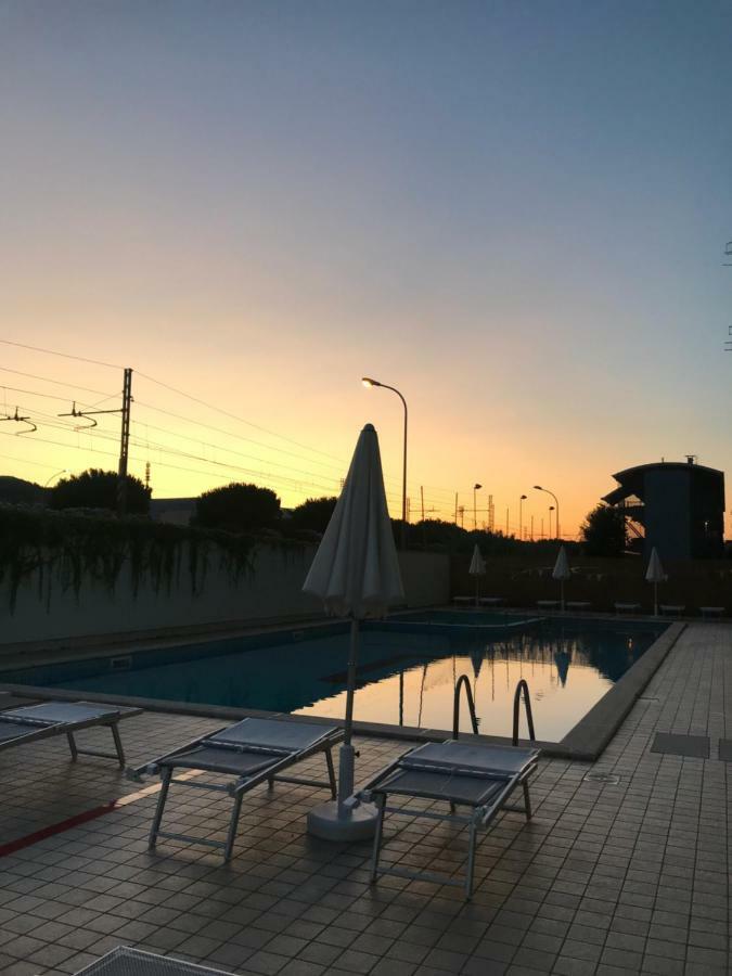 Hotel Royal San Benedetto del Tronto Esterno foto