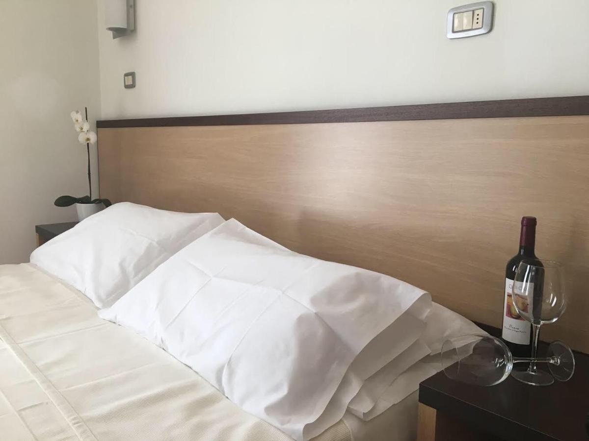 Hotel Royal San Benedetto del Tronto Esterno foto