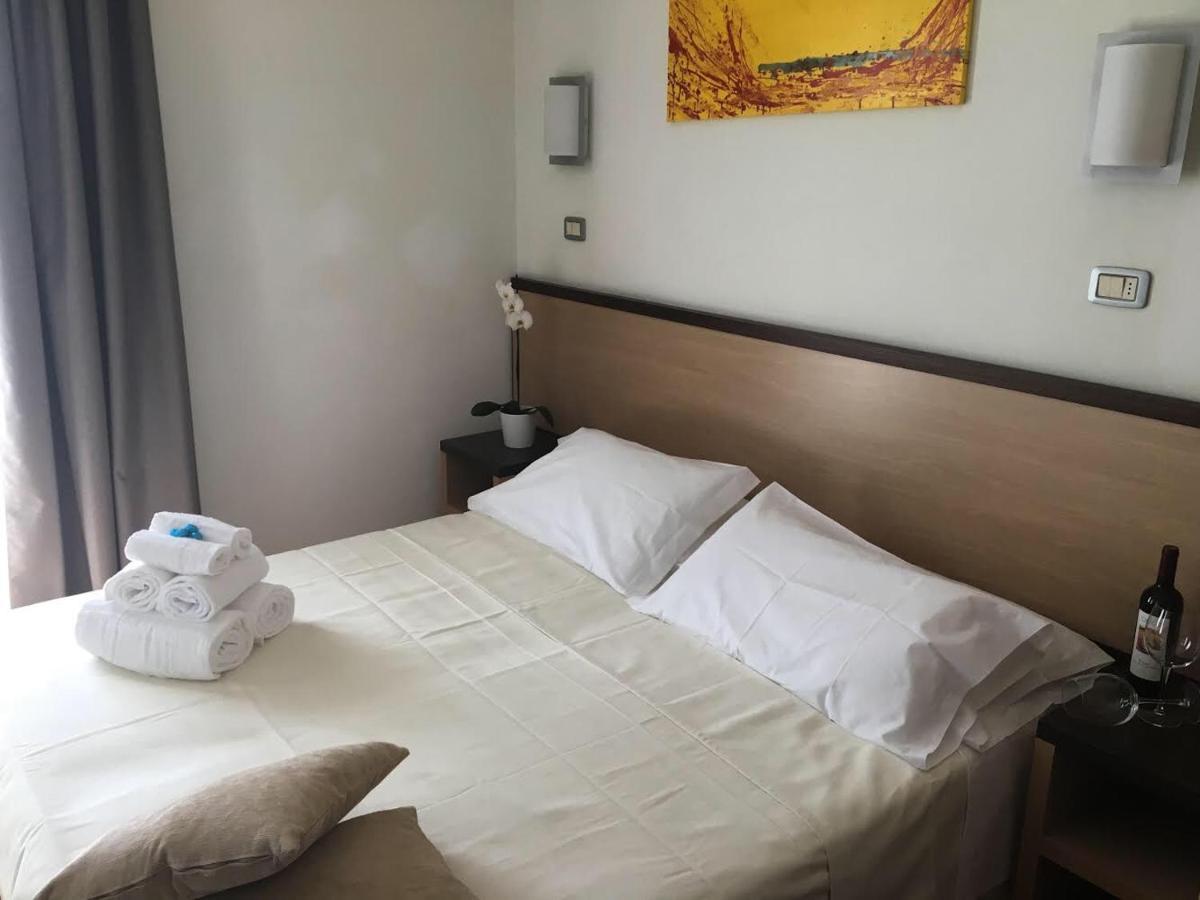 Hotel Royal San Benedetto del Tronto Esterno foto