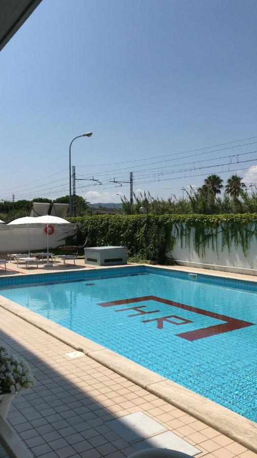 Hotel Royal San Benedetto del Tronto Esterno foto